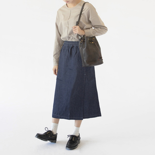 BLACK、身長:162cm BLACK、身長:162cm