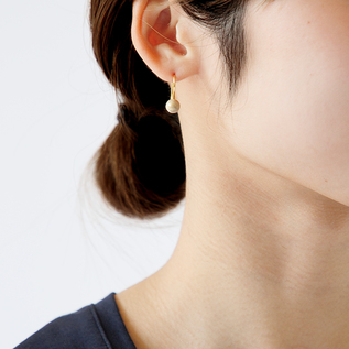 ピアス Inui 別注】Nuance Gold フックピアス／升井彩本乾漆（マスイサイホンカン