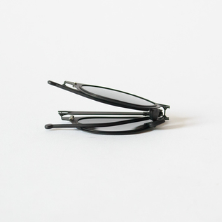 厚さわずか8mm(Dark grey)