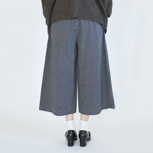 身長167cm・小縞紺/白