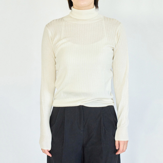 身長167cm・WHITE