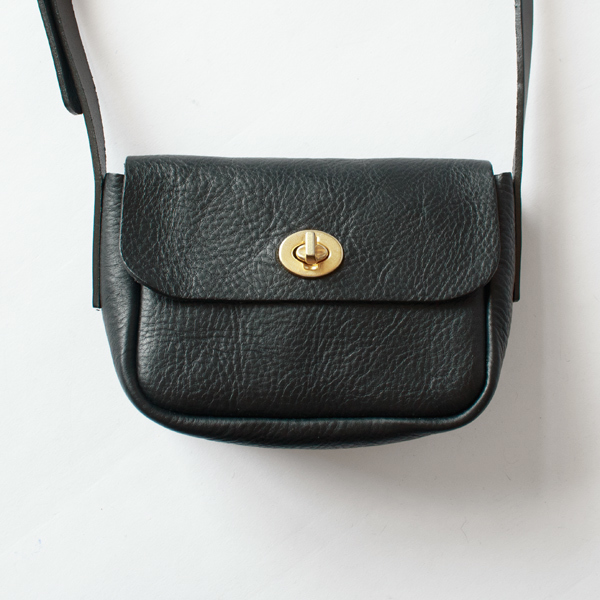 レザーショルダーバッグ Betty