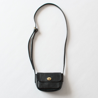 レザーショルダーバッグ  Betty