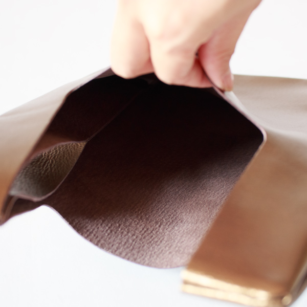 内ポケットのないシンプルな作り
