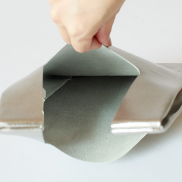 内ポケットのないシンプルな作り