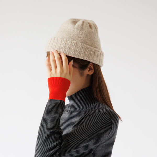 リブ部分の圧迫感が少ないのも特徴です(L.GREY)
