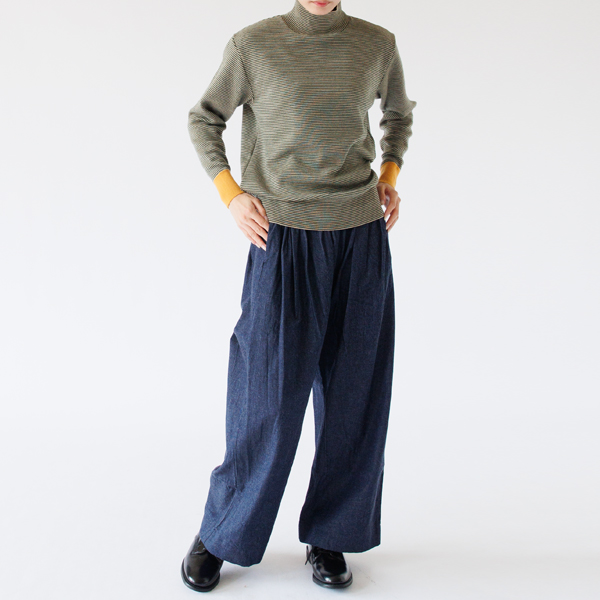 身長160cm・BEIGE × GREEN