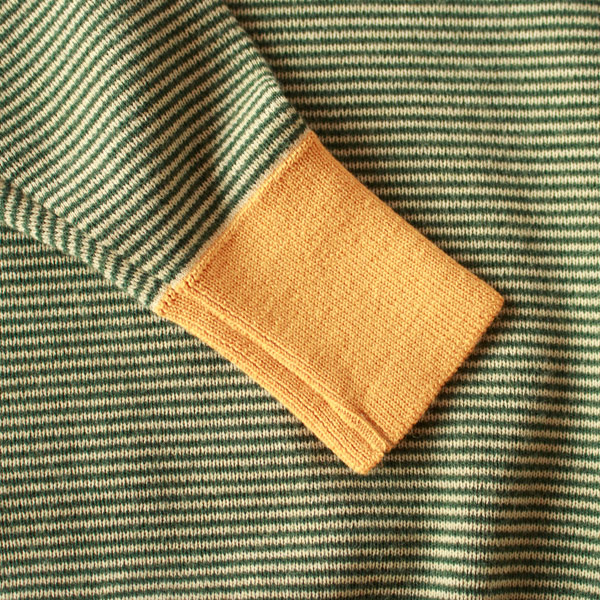 袖口リブは配色使い(BEIGE × GREEN)