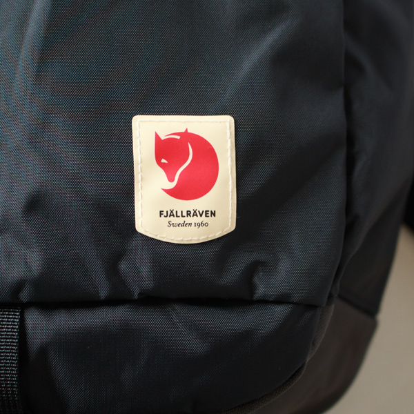 北極ギツネのシンプルなロゴ