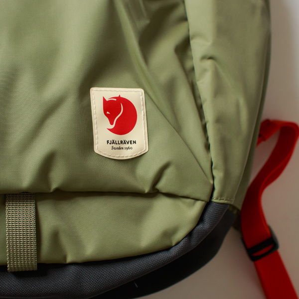 北極ギツネのシンプルなロゴ