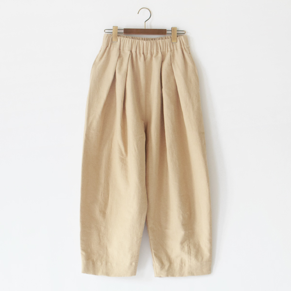 綿ヘンプ 裾ダーツバルーンタックパンツ(BEIGE)