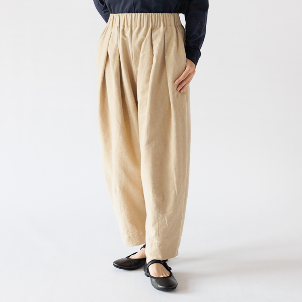 身長160cm・BEIGE