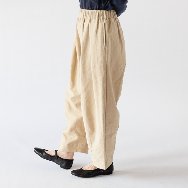 身長160cm・BEIGE