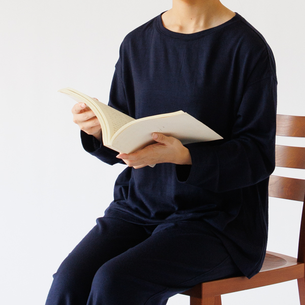 くつろぐ家での時間に(NAVY)