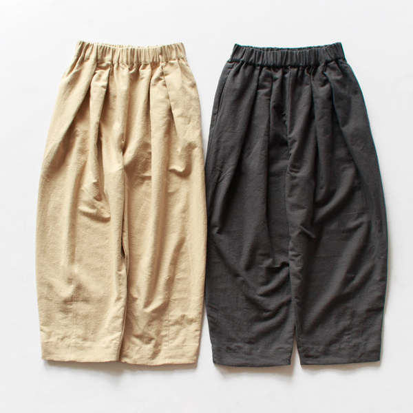 綿ヘンプ 裾ダーツバルーンタックパンツ