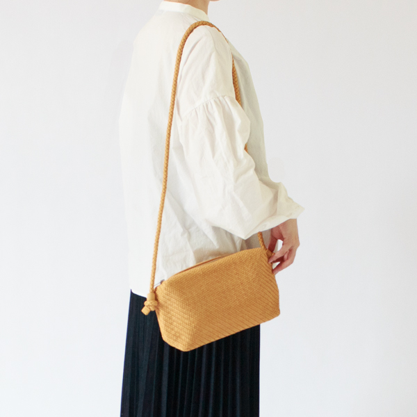 156cm、MUSTARD