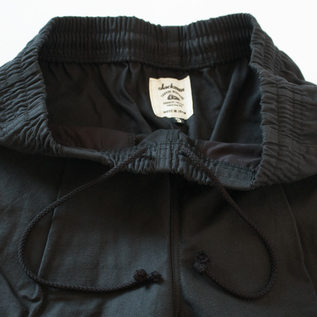 ウエスト部分(Black) ウエスト部分(Black)
