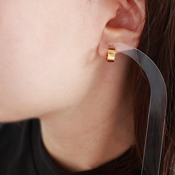 キャッチレスピアス EMBRACE HOOP(ALESSIA GOLD)