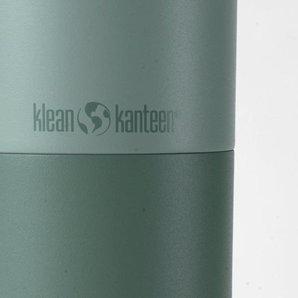 2トーンの配色と、さりげないロゴ(Iceberg) 2トーンの配色と、さりげないロゴ(Iceberg)