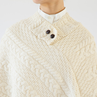 ☆未使用・タグ付☆aran WOOLLEN MILLS ニットポンチョ　ケーブル ニットポンチョ／aran woollen mills（アランウーレンミルズ）｜愛着を