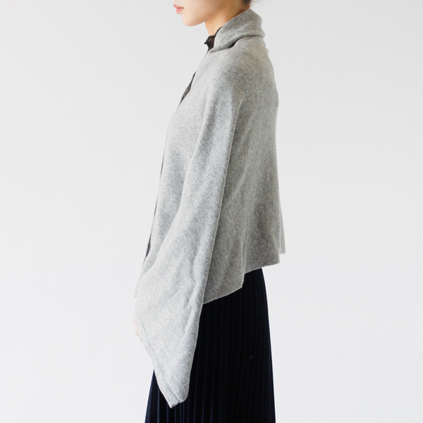 ウールカシミヤポンチョ　LIGHT GREY（身長162cm）