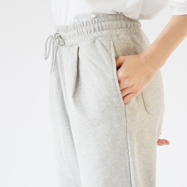 両サイドにポケット付き 両サイドにポケット付き