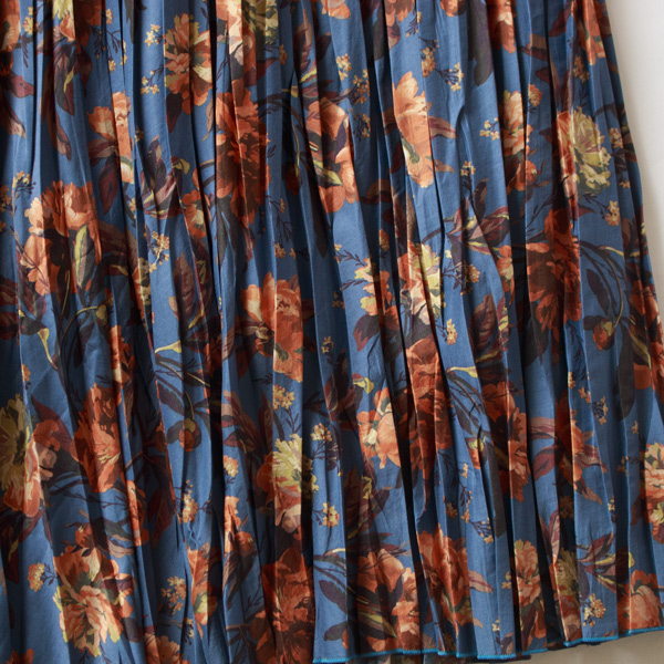 ランダムプリーツが美しい ランダムプリーツが美しい