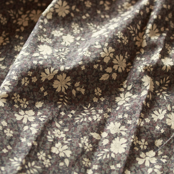 ブラウン・グレー・パープルの落ち着いたリバティ ブラウン・グレー・パープルの落ち着いたリバティ