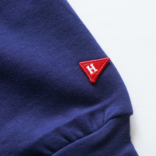 袖のタグがワンポイント(NAVY) 袖のタグがワンポイント(NAVY)