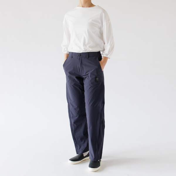 身長163cm・裾を広げたところ(NAVY-S)