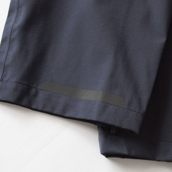 裾にはリフレクター(NAVY-S)