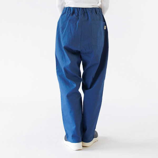 たっぷりした緩いテーパード たっぷりした緩いテーパード