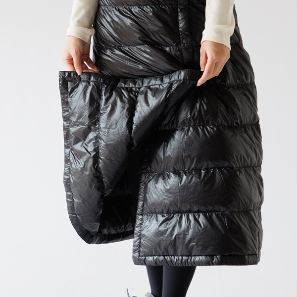 簡単に着脱可能で寒冷時にはパンツとの重ね着も可能