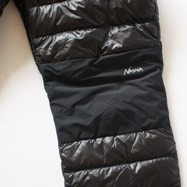 膝は別生地で屈伸しすく工夫されています 膝は別生地で屈伸しすく工夫されています