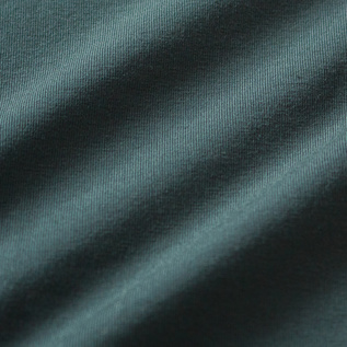 優しい肌触りで薄手でありながら 伸縮性がしっかりとしています(Dark green)
