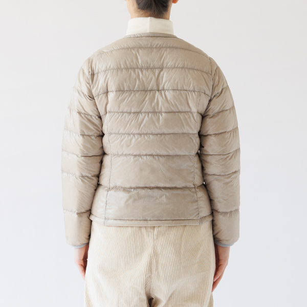 女性らしいシルエット 女性らしいシルエット