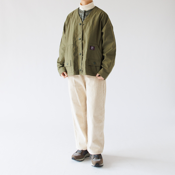 アウターやジャケットなどの下に着用もできます アウターやジャケットなどの下に着用もできます