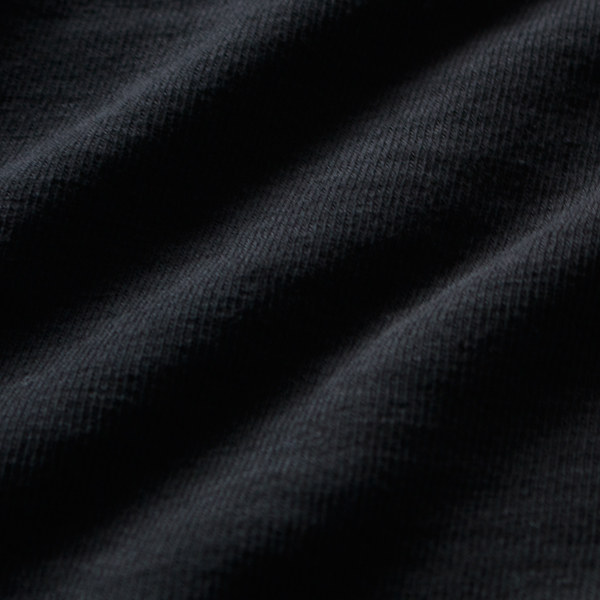 何にでも合わせやすいBlack