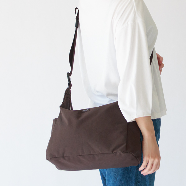 TRIANGLE SHOULDER TRIANGLE SHOULDER