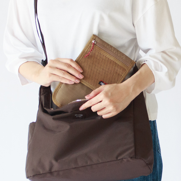 TRIANGLE SHOULDER TRIANGLE SHOULDER