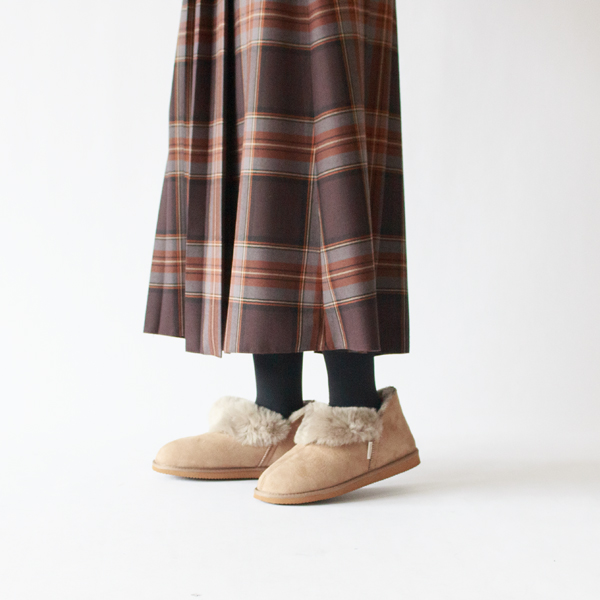 底冷えしにくいのでタイツの時にも良いブーツ 底冷えしにくいのでタイツの時にも良いブーツ