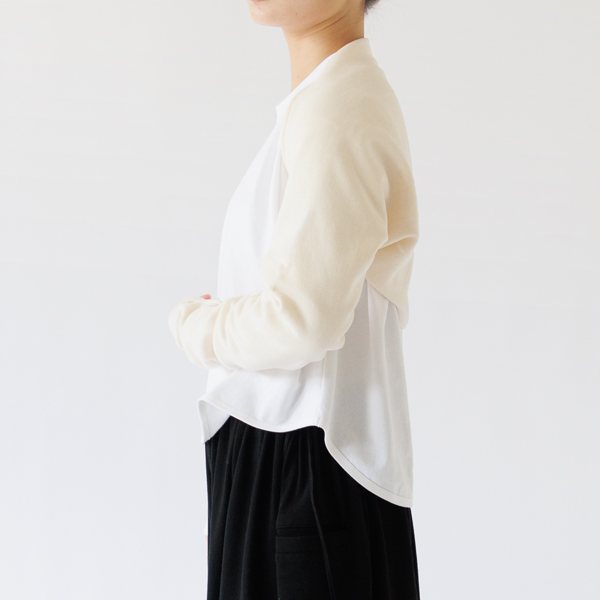 肩が寒い時に便利なボレロスタイル 肩が寒い時に便利なボレロスタイル