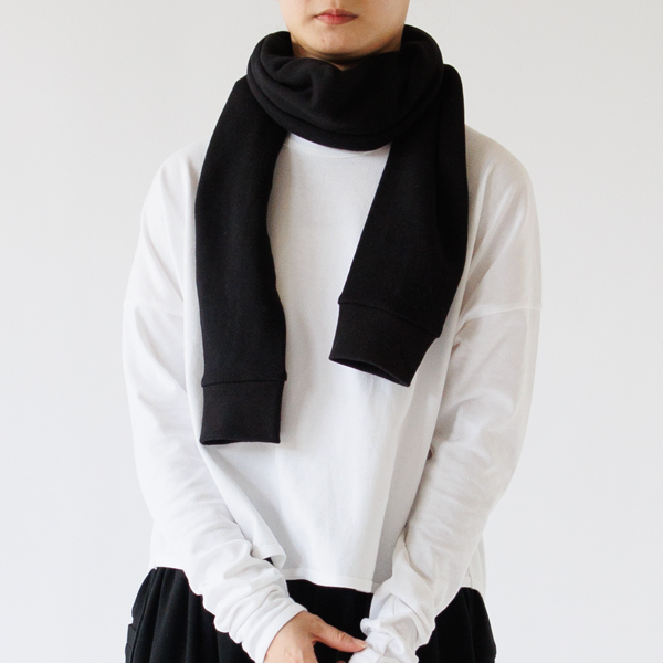 ぐるりと首に巻いて(Black) ぐるりと首に巻いて(Black)