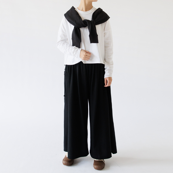 ぐるりと首に巻いて(Black) ぐるりと首に巻いて(Black)