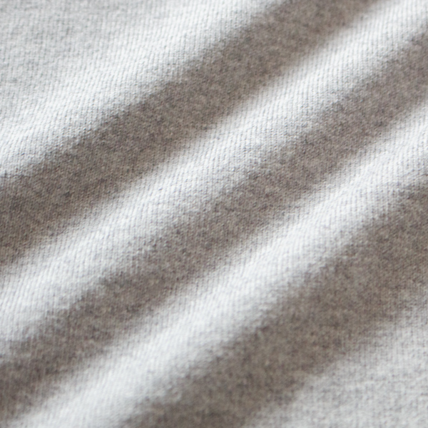 さらりとした生地感(TopGray)