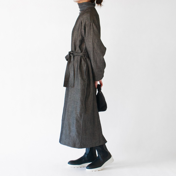 ベルトを巻いたスタイル(身長163cm・BLACK) ベルトを巻いたスタイル(身長163cm・BLACK)