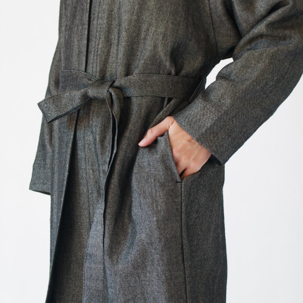 両脇にシームポケット付き(身長163cm・BLACK) 両脇にシームポケット付き(身長163cm・BLACK)