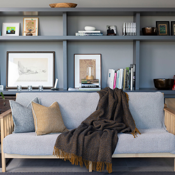 ソファでくつろぐ時間に。 ソファでくつろぐ時間に。