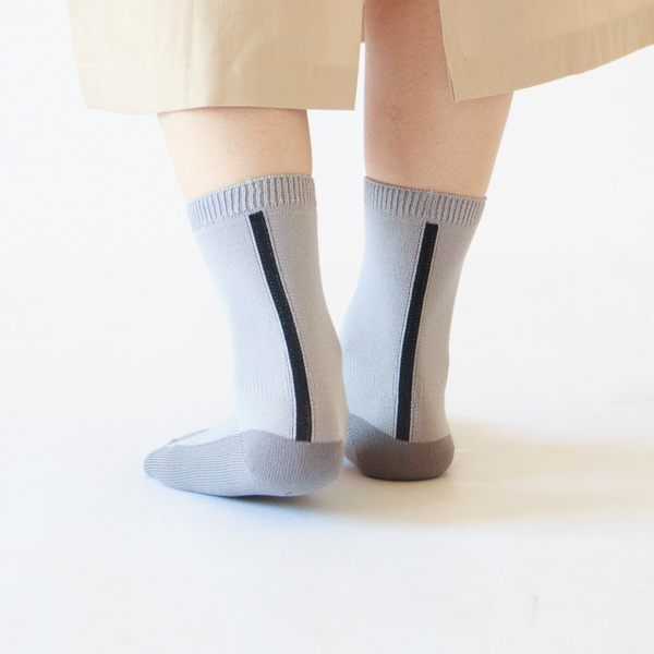 L.グレー(画像は女性サイズ) L.グレー(画像は女性サイズ)