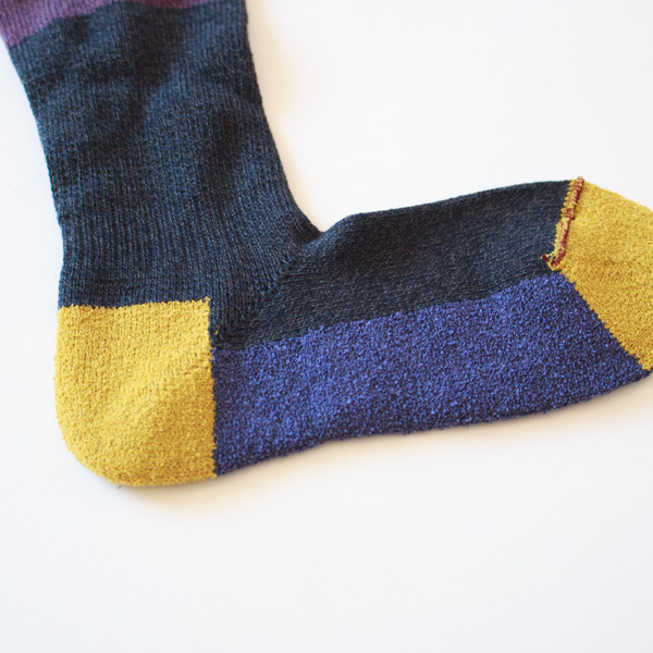 足底はクッション性に優れたパイル調仕様(D.ネイビー杢)